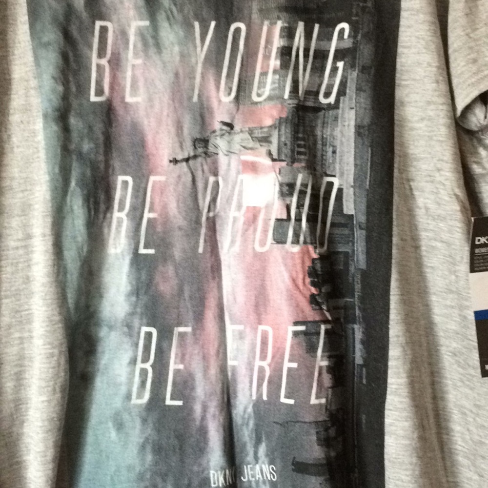 DKNY Tshirt